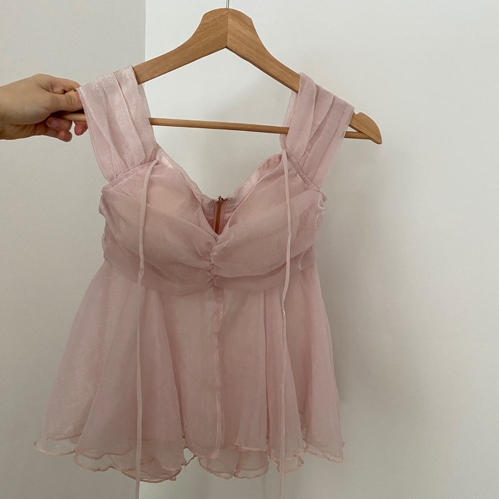 Cute flowy blouse top